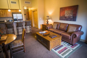 Large Condo, Steps Away from Canyons Village